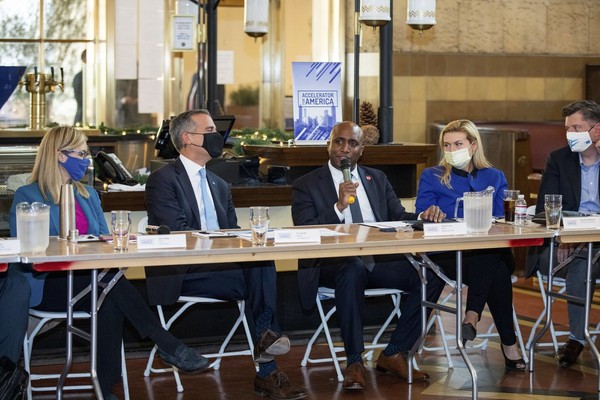 '미국을 위한 악셀러레이터'