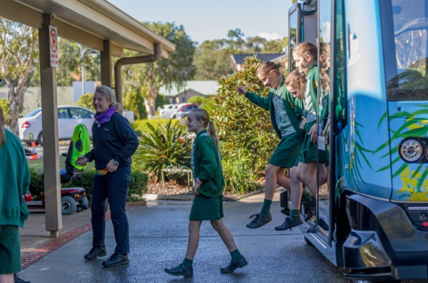 테스트 운영 중인 자율주행 셔틀. 사진=이지마일 