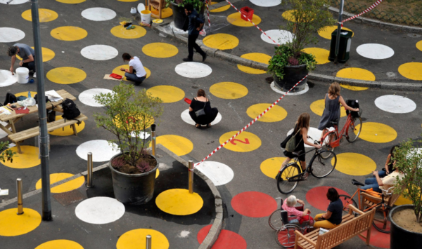 자동차를 내몰고 주민에게 돌려준 밀라노 데르가노 광장. 사진=ZERO밀라노