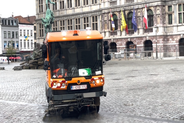   * 스위스 기상연구소 인증을 받은 스패로우의 노드가 차량 지붕에 설치됐다. 