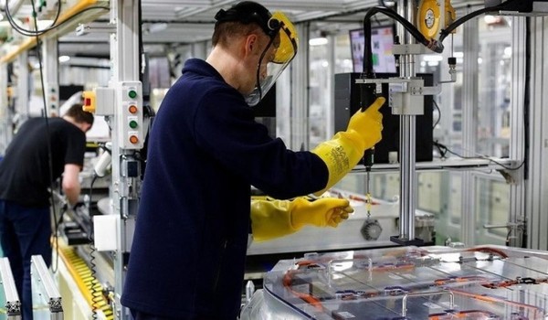 * LG에너지솔루션 폴란드 생산공장