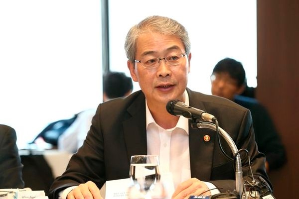 임종룡 전 금융위원장이 우리금융지주 회장직을 맡게 됐다. 사진 금융위원회