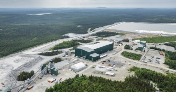 * LG화학이 국내 기업으로는 최초로 북미산 리튬을 확보했다. LG화학은 미국의 피드몬트 리튬과 리튬정광 20만톤 공급 계약을 체결했다. 이는 전기차 50만대 분에 해당한다.