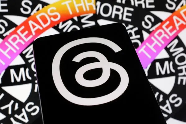 저커버그는 스레드의 가입자가 절반으로 줄었다고 인정했다.