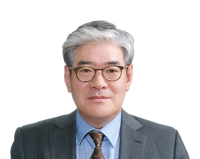 허경수 코스모그룹 회장.
