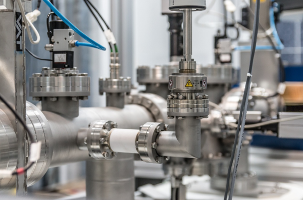  * 대형 히트펌프 장비. 사진=퓨처메인