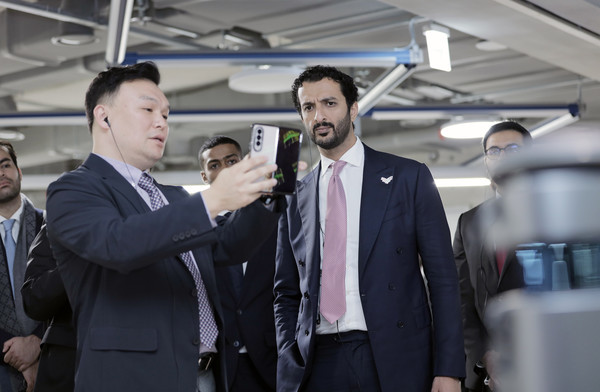 네이버 1784에 방문한 압둘라 빈 투크 알 마리(Abdullah bin Touq Al Marri) UAE 경제부장관 일행