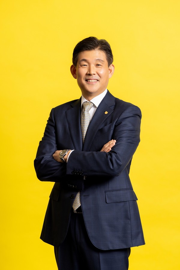 김경호 오뚜기 신임 글로벌사업본부장. 김 본부장은 함영준 회장과 사돈 사이다.