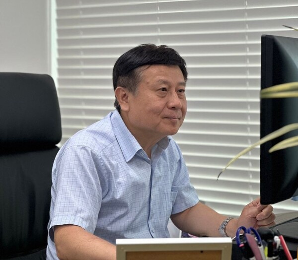 이병경 휴센텍 대표이사는 "개선계획을 착실히 이행중에 있다"며 "내년 매매재개를 확신한다"고 밝혔다.