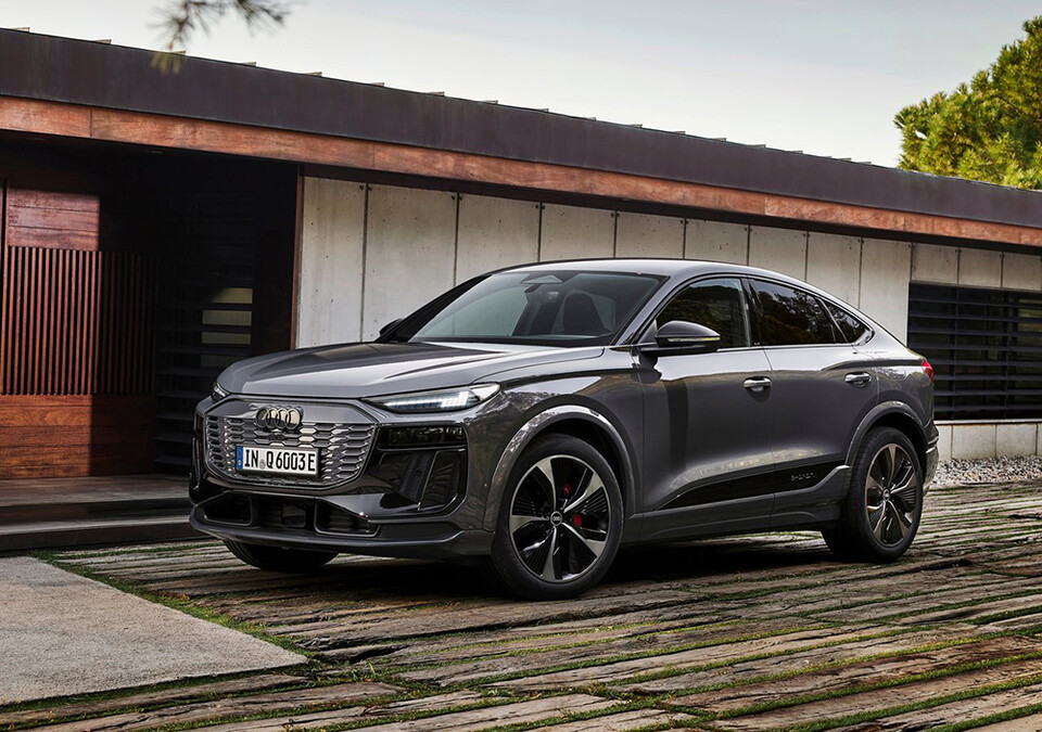 아우디 Q6 스포트백 e-트론