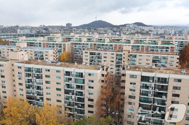 서울 강남구 압구정2구역의 모습. 2024.11.26/뉴스1 ⓒ News1 신웅수 기자