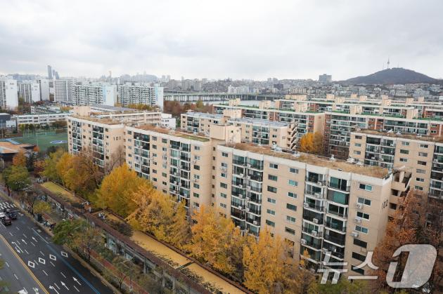 서울 강남구 압구정2구역의 모습. 2024.11.26/뉴스1 ⓒ News1 신웅수 기자