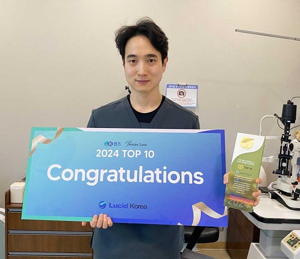드림렌즈 시술 전국 TOP10 선정(루시드 코리아 집계), 김지욱 원장 촬영 모습