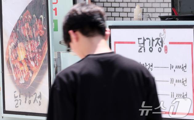 서울 시내 한 대학 축제 현장에 닭강정 푸드트럭 모습. 2025.5.22/뉴스1 ⓒ News1 김성진 기자