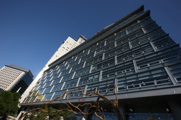 LG생활건강이 입주해 있는 LG광화문 사옥 모습