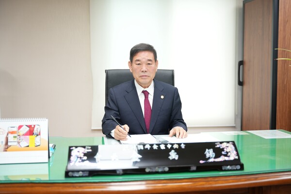 김우석 한국외식업중앙회장