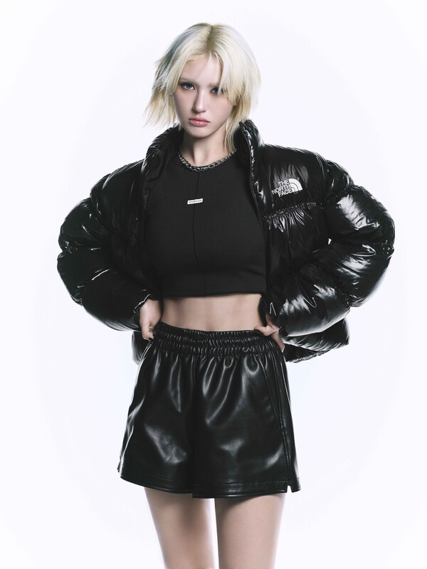 ‘엘라 눕시 다운 재킷’을 착장한 노스페이스 홍보대사 전소미 (사진제공=노스페이스)