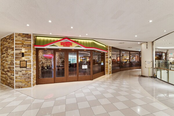 아웃백 진주롯데몰점 매장 전경. (사진=다이닝브랜즈그룹)